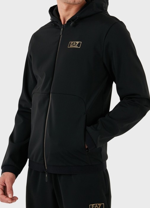 Товар черного цвета с внутренней стороны