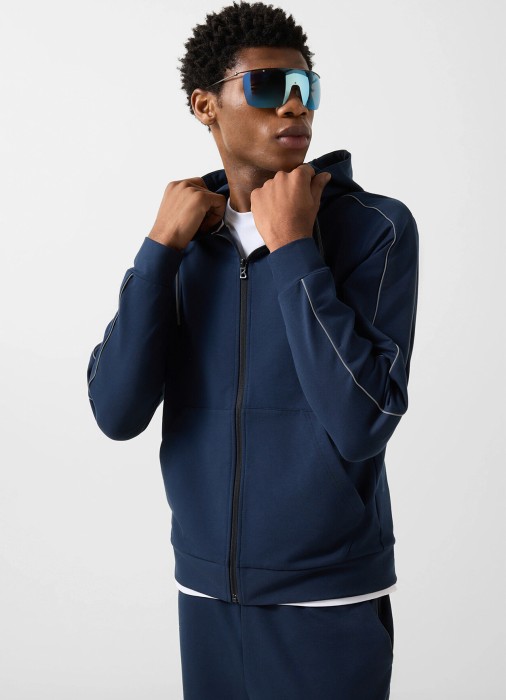 Товар синего цвета с внутренней стороны