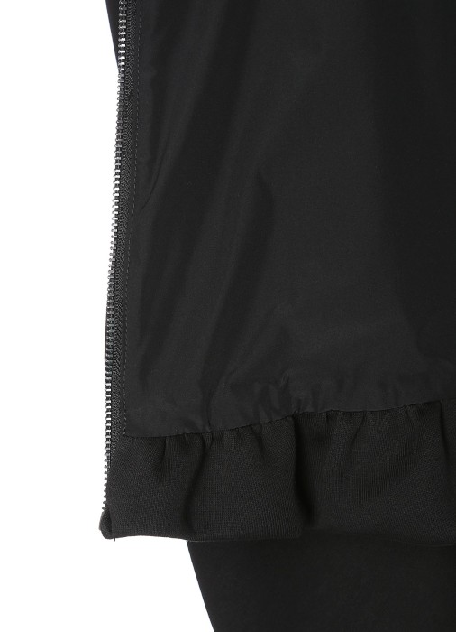 Товар черного цвета с внутренней стороны