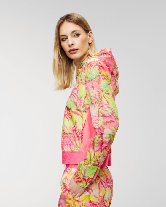 Товар розового цвета с внутренней стороны