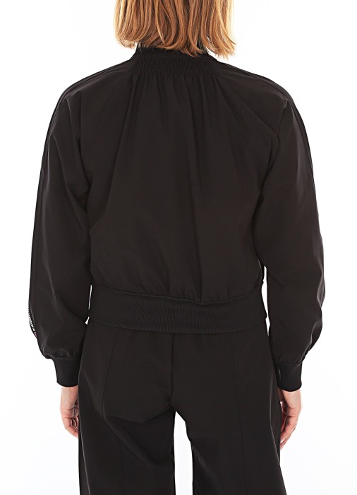 толстовка женская  из полиамида спереди