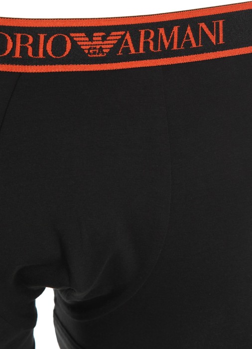 Товар черного цвета с внутренней стороны