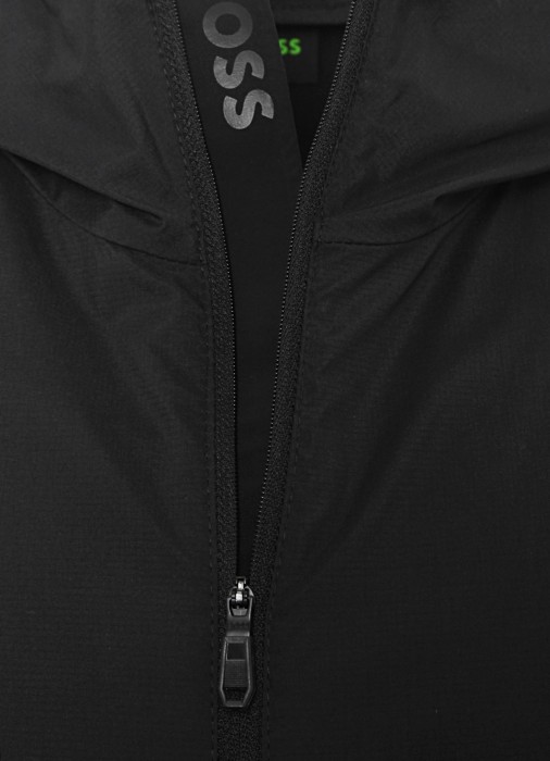 Товар черного цвета с внутренней стороны