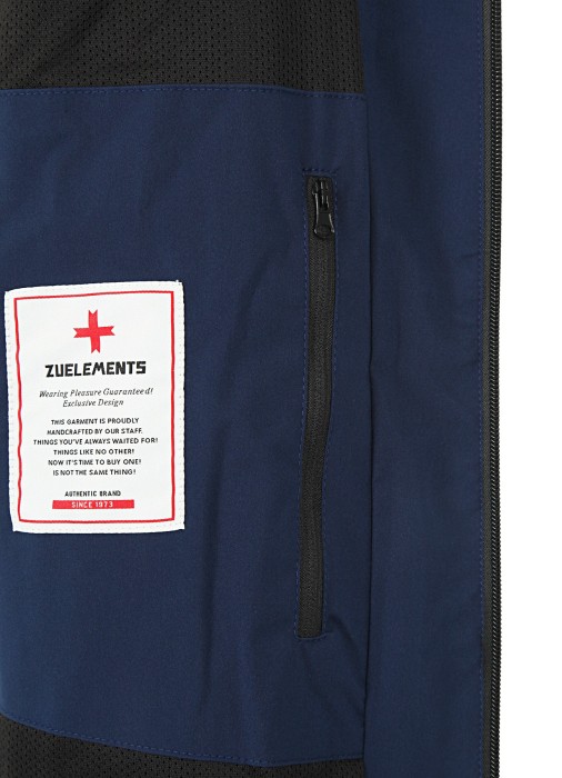 Товар синего цвета с внутренней стороны