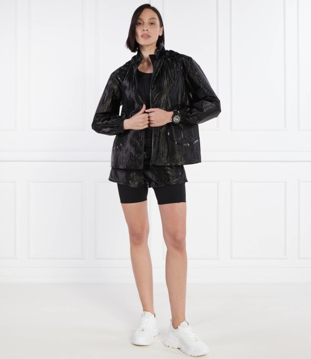 Товар черного цвета с внутренней стороны