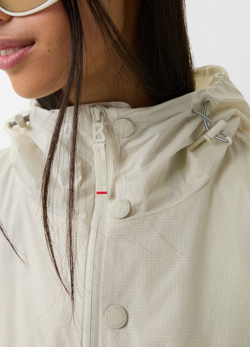 ветровка женская lanie  по цене 47920 руб вид справа