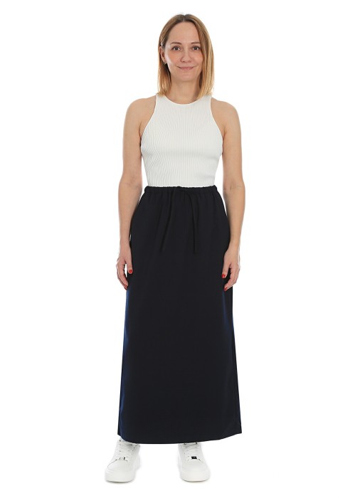 Товар синего цвета с внутренней стороны