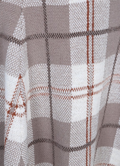 Товар коричневого цвета с внутренней стороны