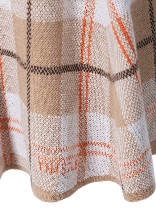 Товар бежевого цвета с внутренней стороны