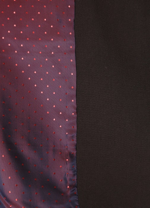 Товар коричневого цвета с внутренней стороны