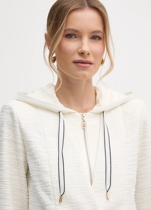 Товар белого цвета с внутренней стороны