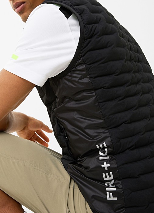 Товар черного цвета с внутренней стороны