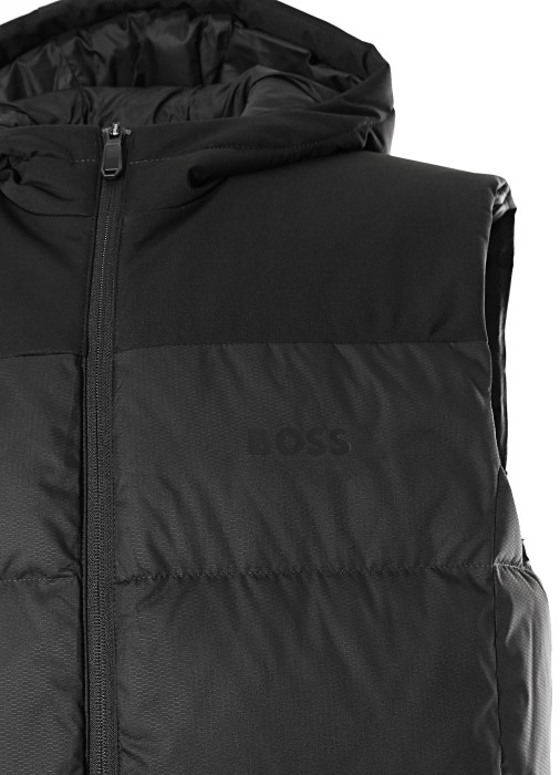 жилет мужской ow_block-x vest hd  от бренда boss вид слева