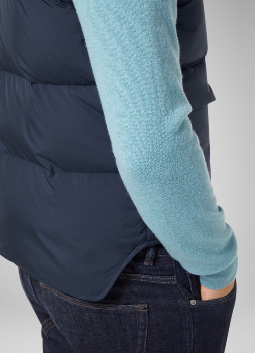 Товар синего цвета с внутренней стороны