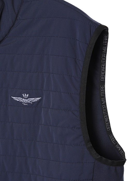 жилет мужской  из италии вид сбоку