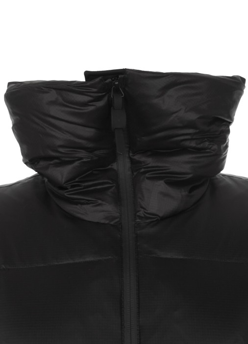 Товар черного цвета с внутренней стороны