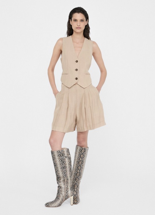 жилет женский  из вискозы спереди