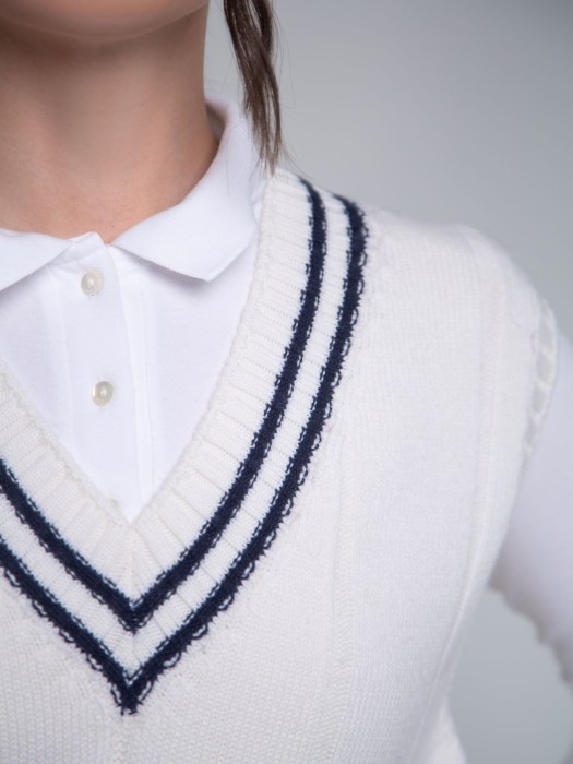 жилет женский  от бренда thistle вид слева