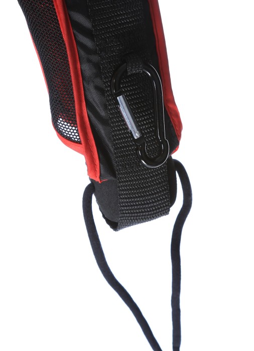 Товар красного цвета с внутренней стороны