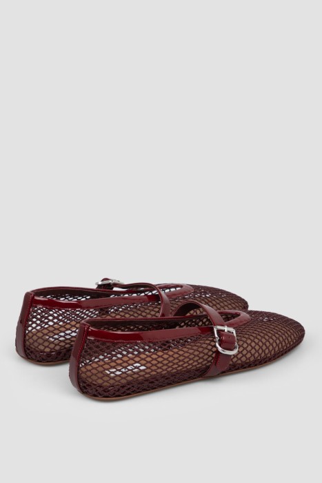 Товар бордового цвета с внутренней стороны