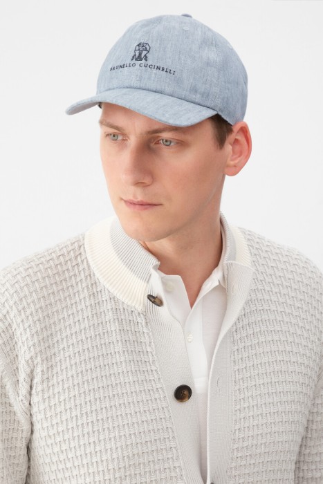 бейсболка  по цене 41400 руб вид справа