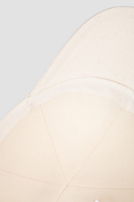 Товар белого цвета с внутренней стороны