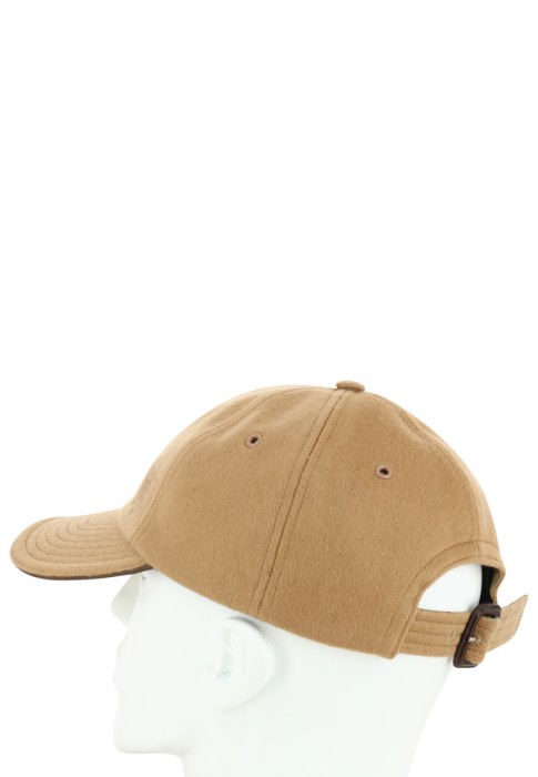 Товар коричневого цвета с внутренней стороны