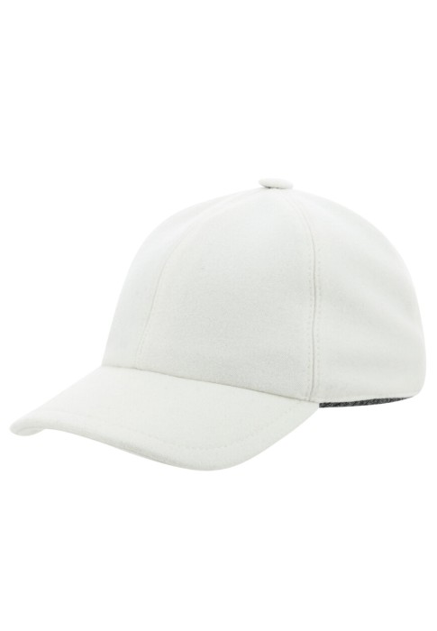 бейсболка  по цене 28630 руб вид справа