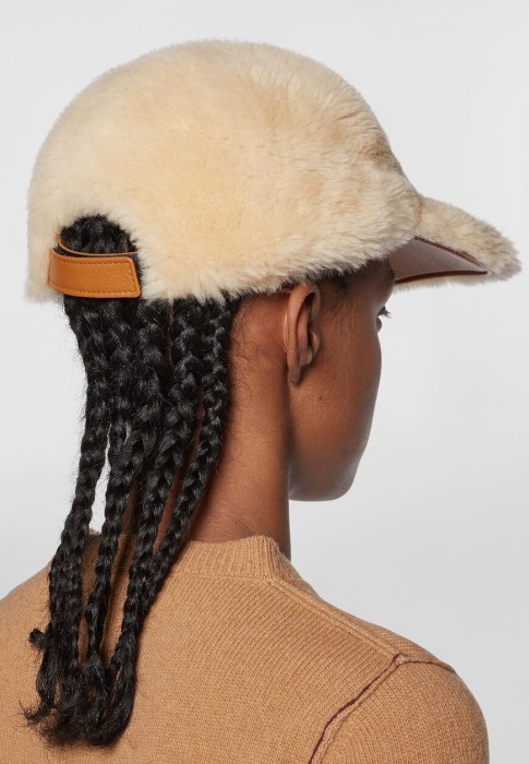 бейсболка  из италии вид сбоку