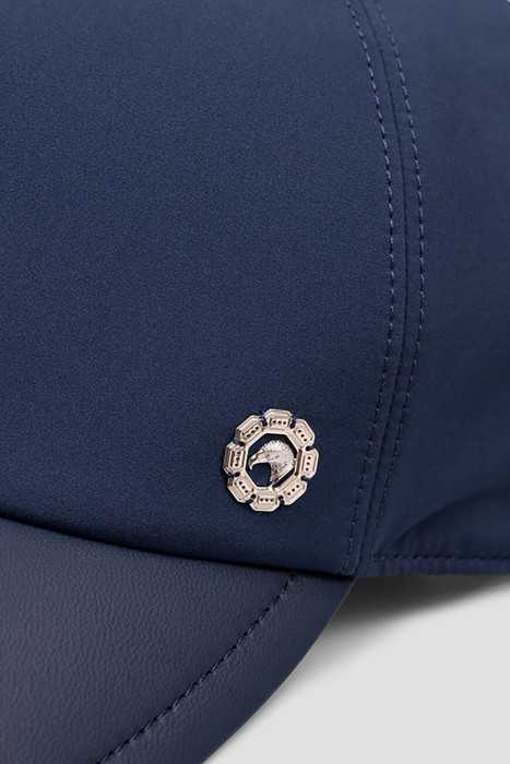 Товар синего цвета с внутренней стороны