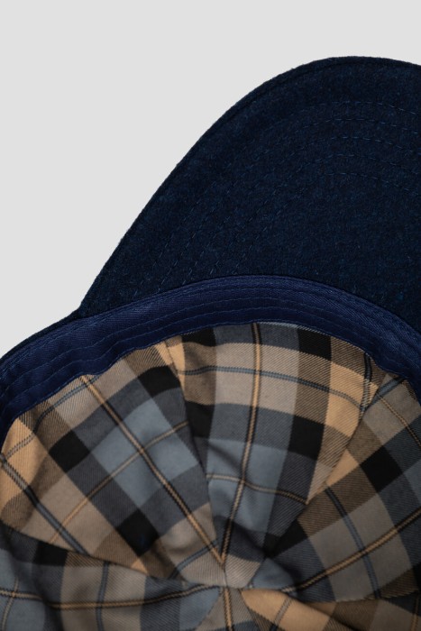 Товар синего цвета с внутренней стороны