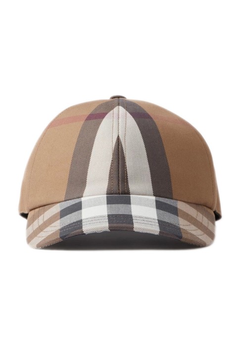 бейсболка  от бренда burberry вид слева