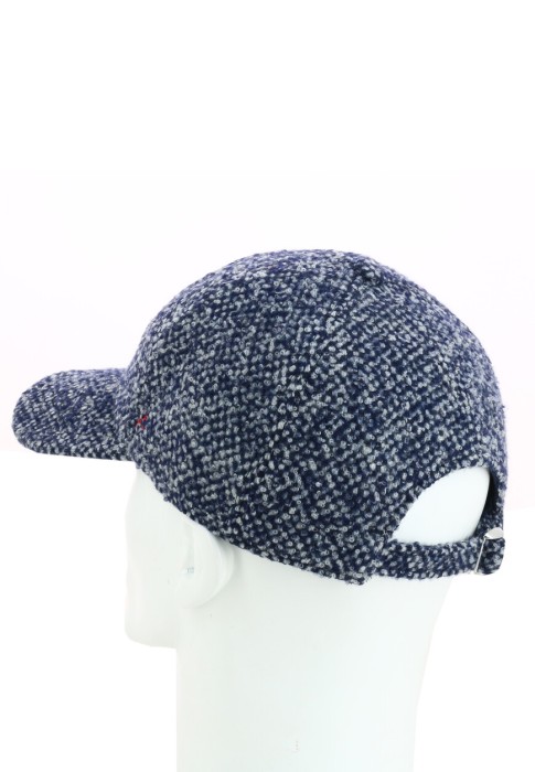 Товар синего цвета с внутренней стороны