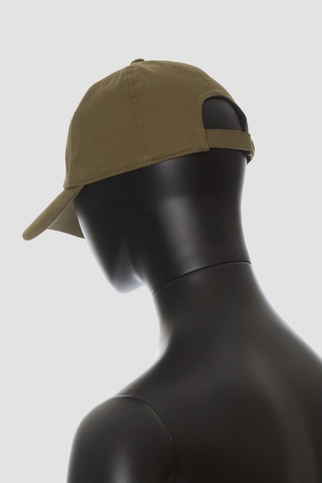 бейсболка  от бренда dolce & gabbana вид слева