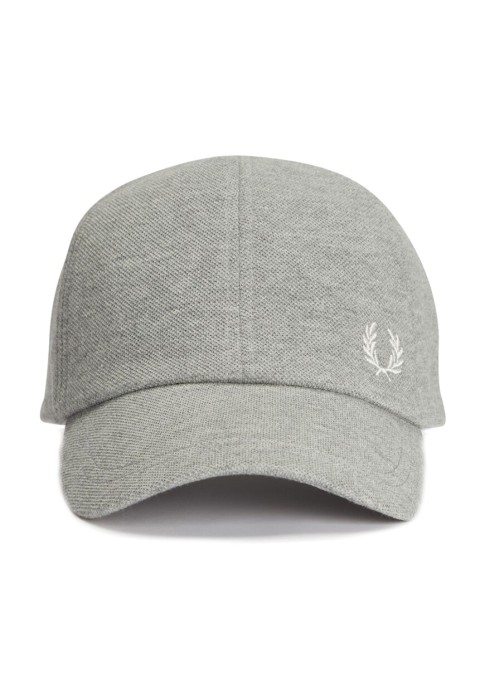 бейсболка  от бренда fred perry вид слева