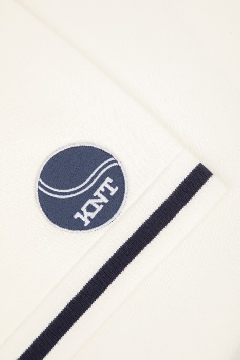 бермуды  модель из коллекции knt спортивного стиля с лицевой стороны