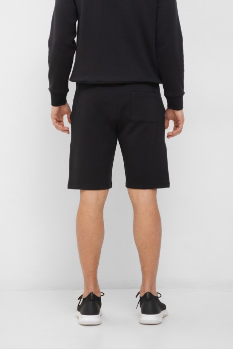 бермуды  от бренда paul&shark вид слева