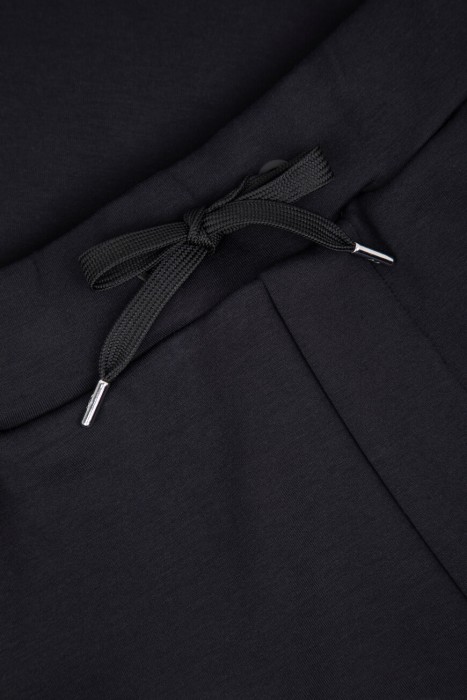 бермуды  спортивного стиля с лицевой стороны