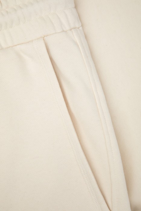 бермуды  для взрослого возраста с изнаночной стороны