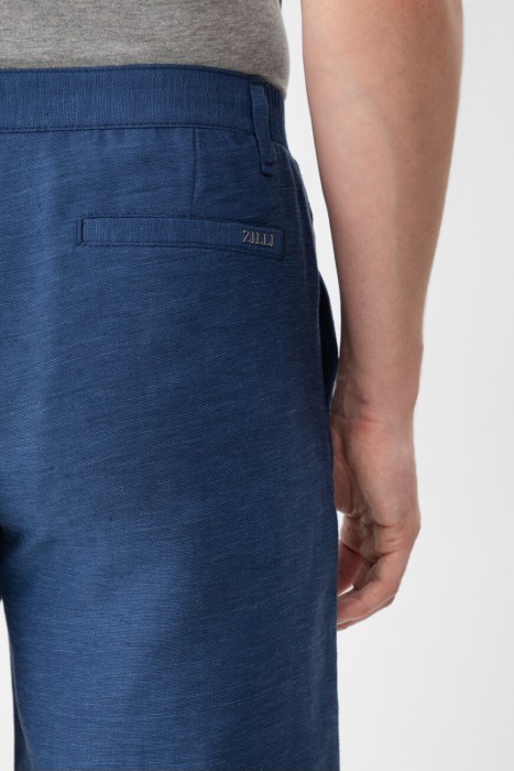 Товар синего цвета с внутренней стороны