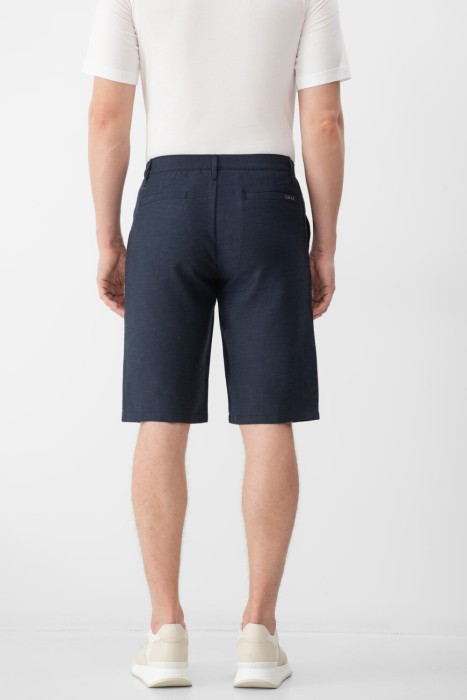 бермуды  по цене 57600 руб вид справа