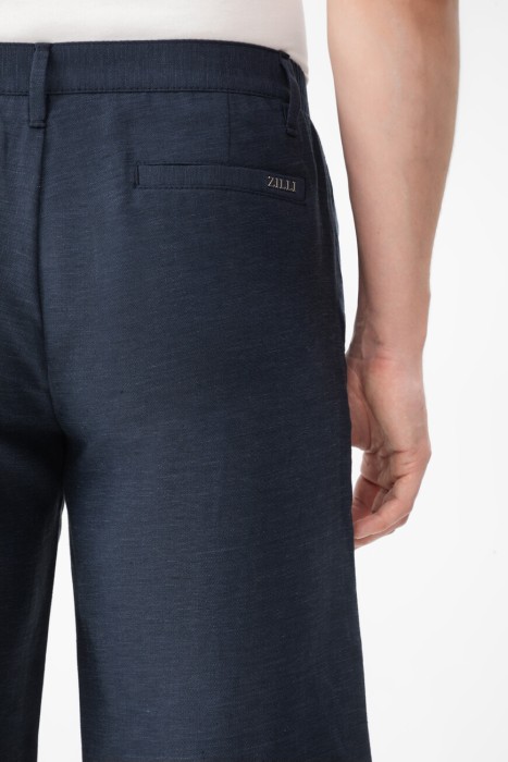 Товар синего цвета с внутренней стороны