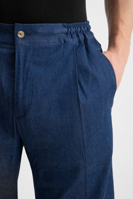 Товар синего цвета с внутренней стороны