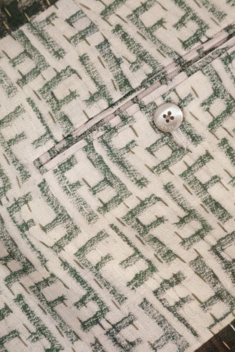 бермуды  для взрослого возраста с изнаночной стороны