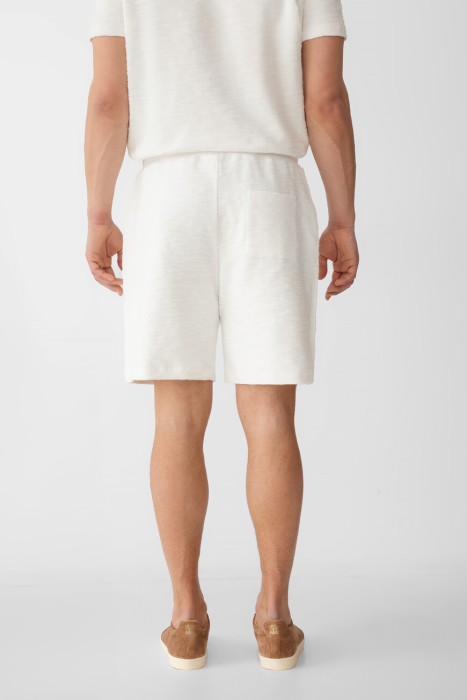 бермуды  от бренда isaia вид слева