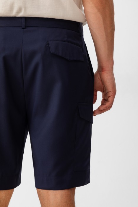 Товар синего цвета с внутренней стороны