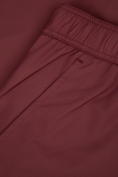 бермуды   спортивного стиля с лицевой стороны