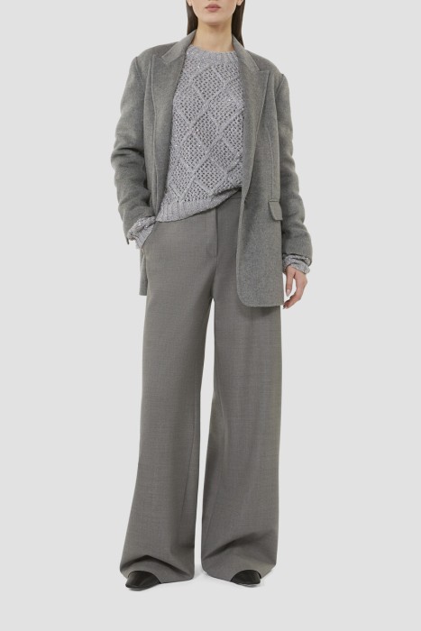 Товар серого цвета с внутренней стороны