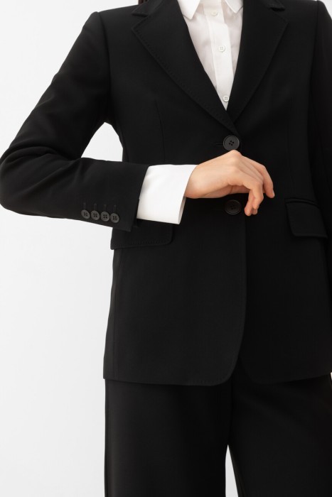 Товар черного цвета с внутренней стороны