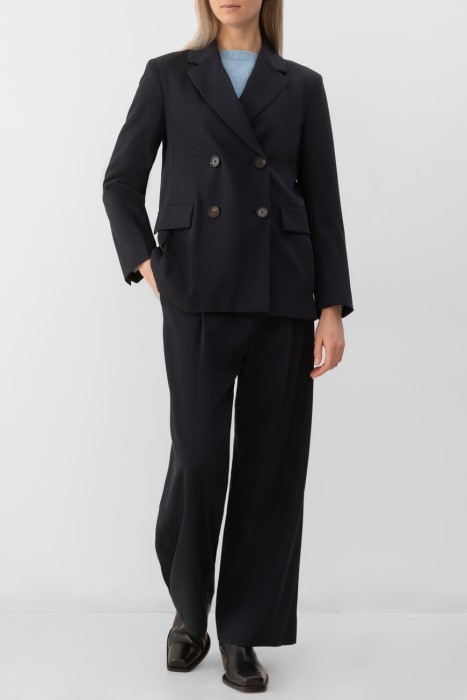 Товар синего цвета с внутренней стороны